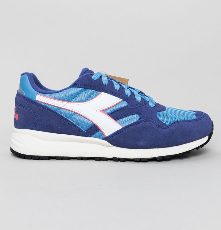 Diadora N902 Trainers Blue Aster/Mazarine Blue