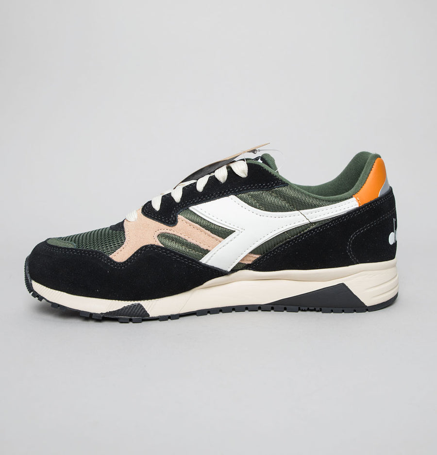 Diadora N902 Trainers Kombu Green/Black