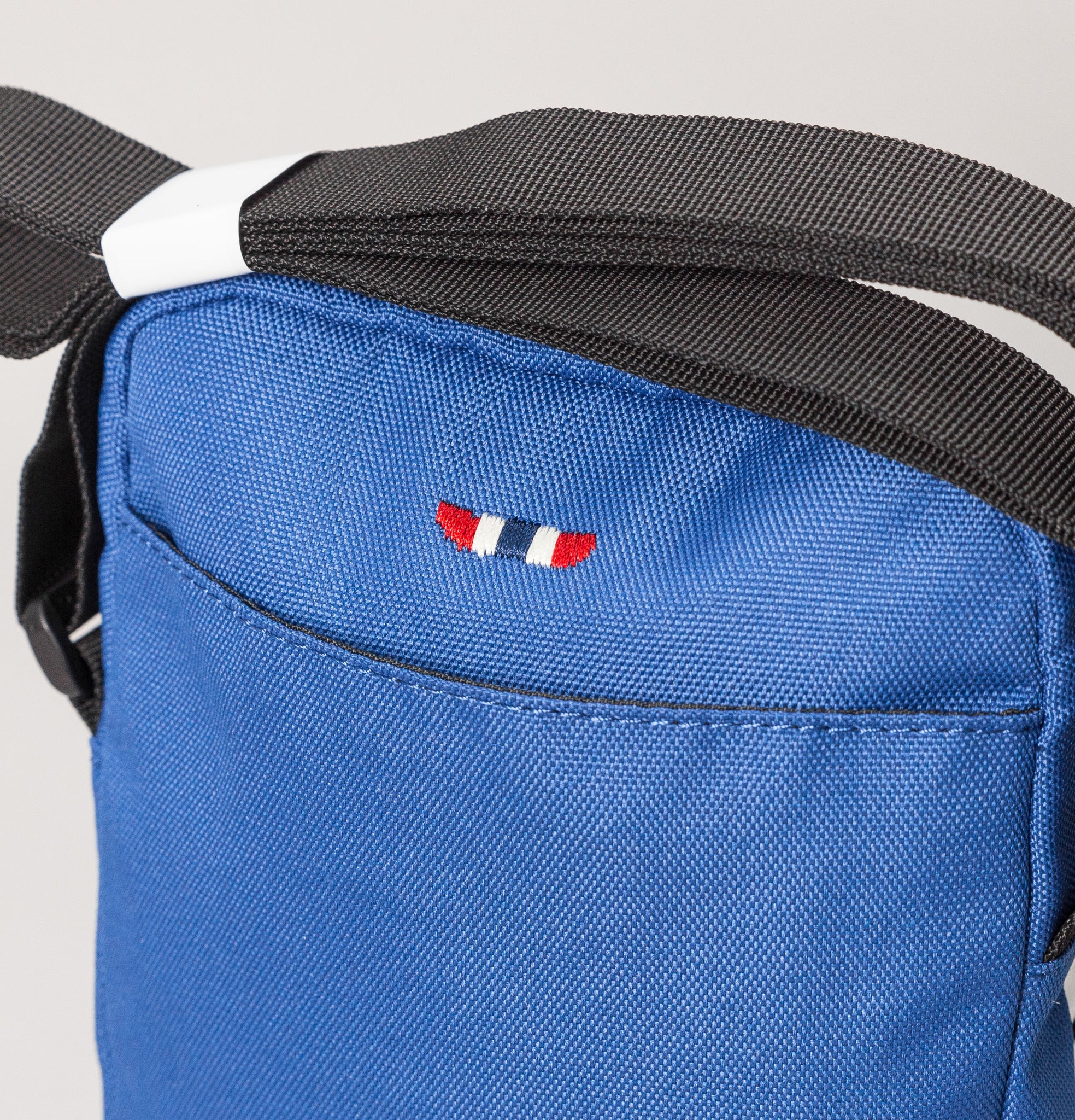 Napapijri Happy Small Cross Body Bag Skydiver Blue – Bronx Clothing